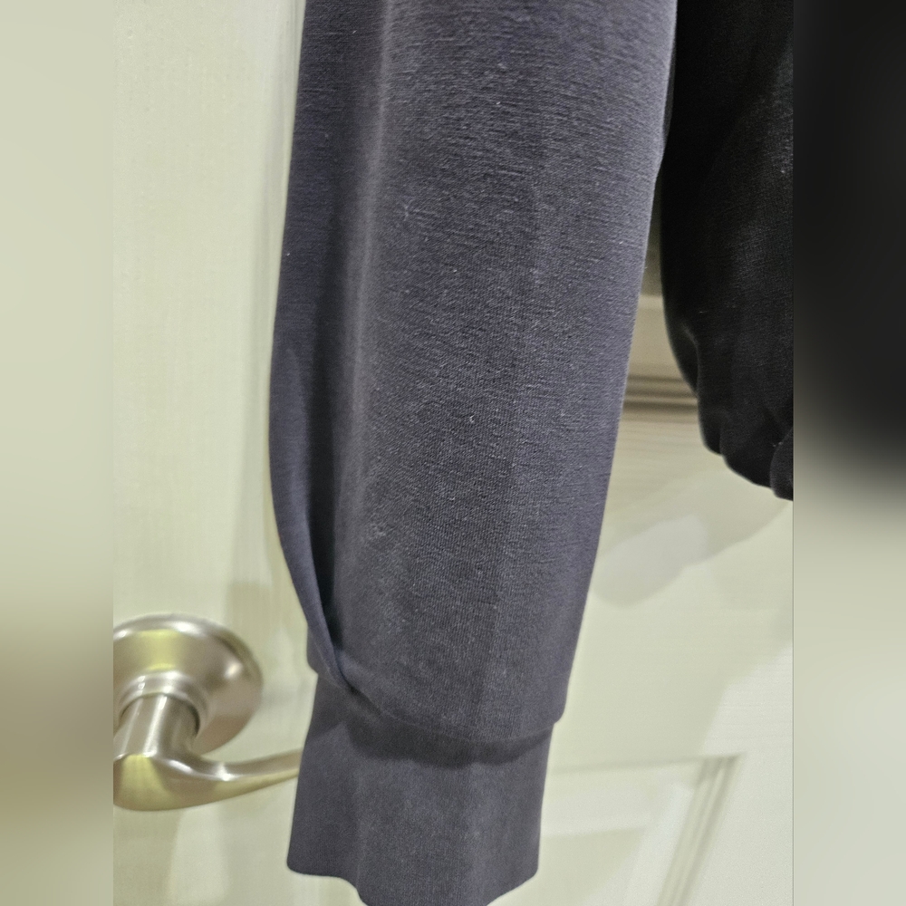 EUC Athleta Black Seasoft Bubble Hem Full Zip Size Small - Picture 10 of 11